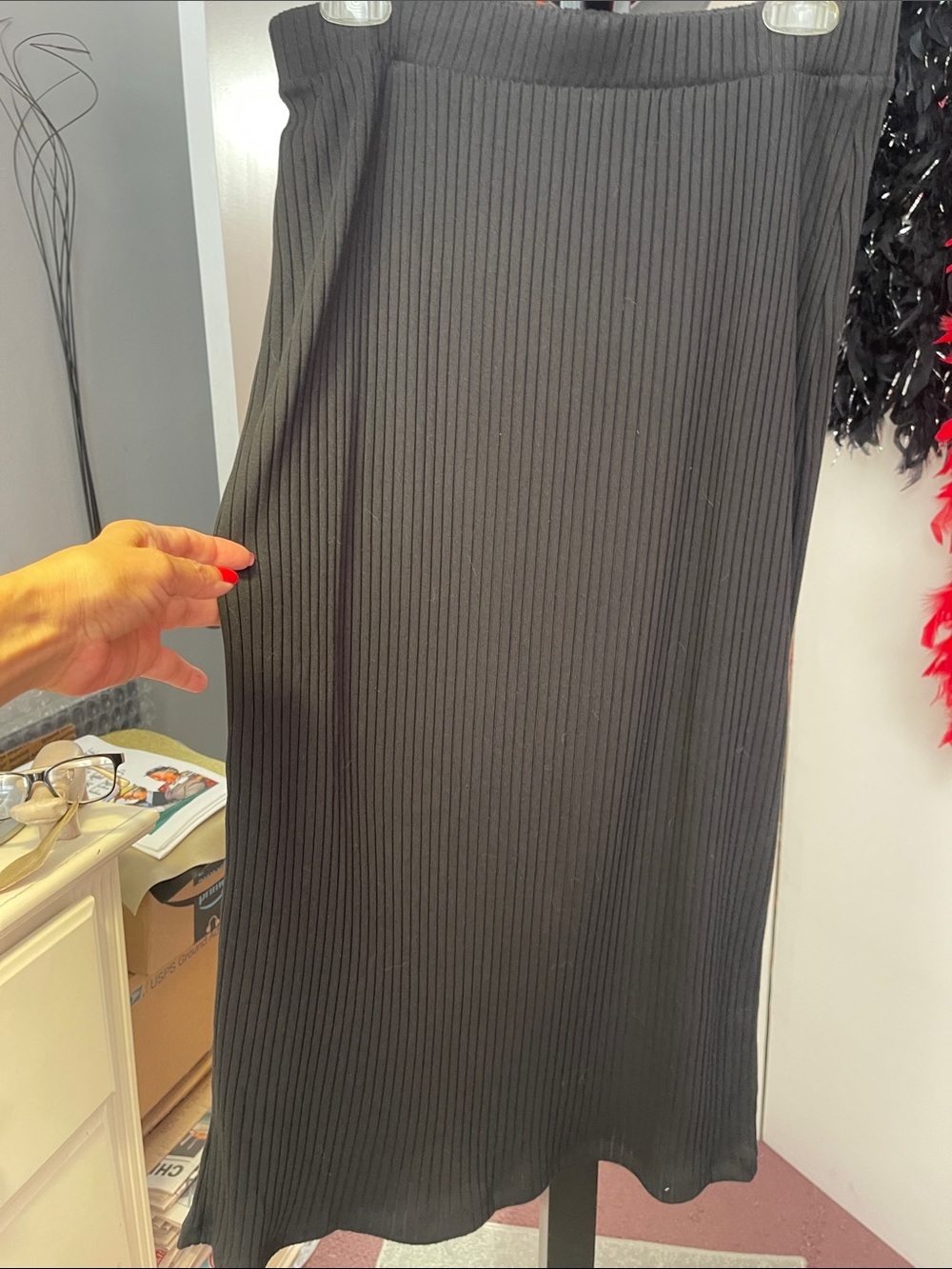 Old Navy ribbed maxi black skirt - size M